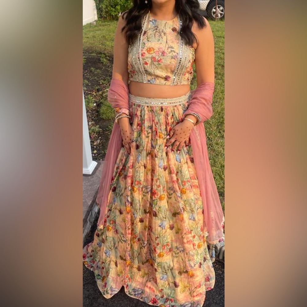 Bollywood langa and chowly three piece set